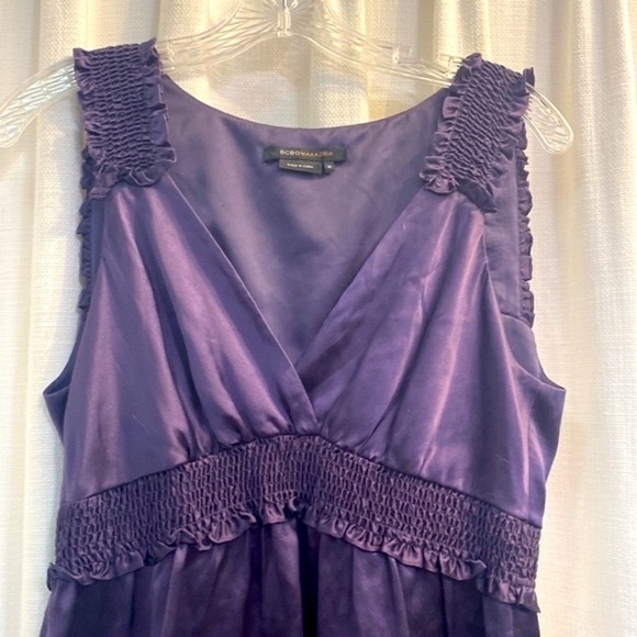 NWOT Women’s Plumb Colored BCBG MaxAzria Satin Top Size Medium - Picture 2 of 8